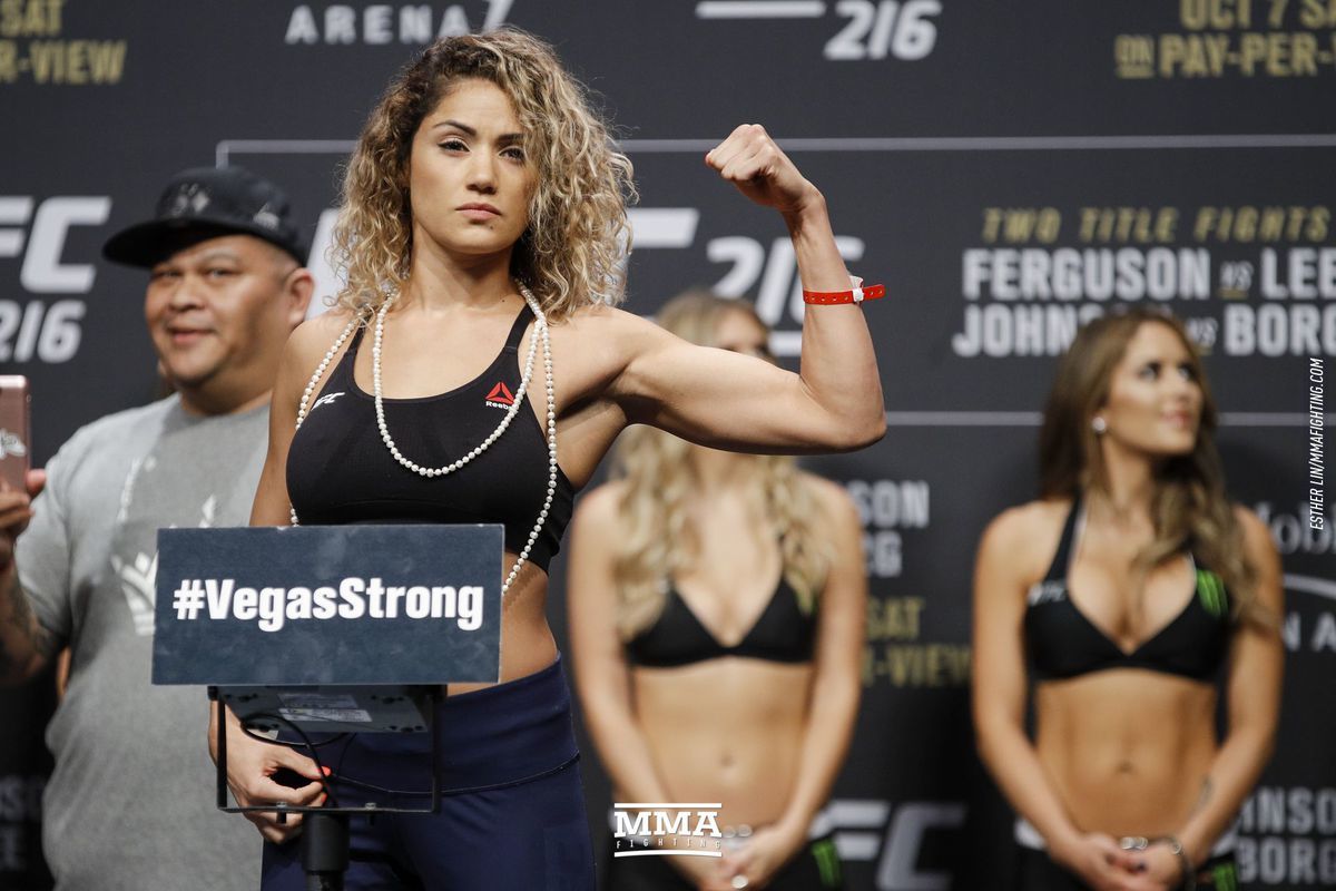 Экс-боец UFC Перл Гонсалез выложила в Instagram откровенное видео